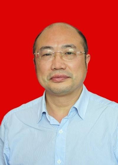张万冬（湖南省郴州市自然资源和规划局局长）