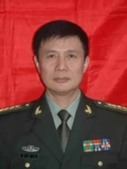 李长江(湖北省随州市委常委、随州军分区司令员)