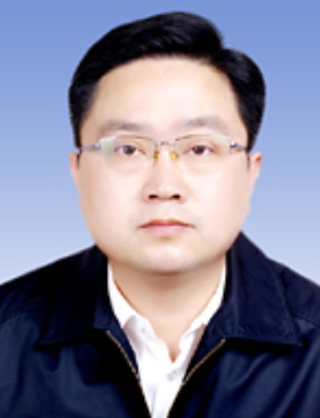 李群（中共凤台县委办公室主任、县政府常务副县长）