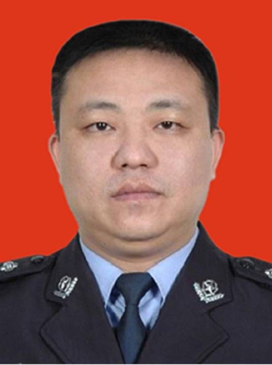 赖勤（广东省梅州市公安局党委委员、三级高级警长）