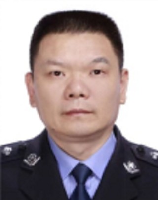 刘立煌（赣州市公安局党委委员、副局长、二级高级警长，一级警督警衔）