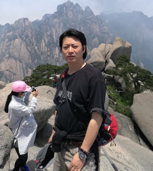 莫世峰（广东省肇庆学院美术学院教师）
