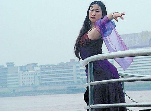 消失16年的“芙蓉姐姐”现身,43岁宛如少女,如今她过得怎样?
