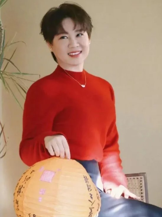 《热辣滚烫》中马春丽是谁演的？