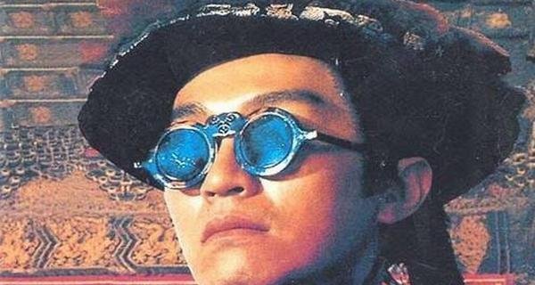韦小宝的原型有两个人物,一个是康熙好友,另一个也大有来头