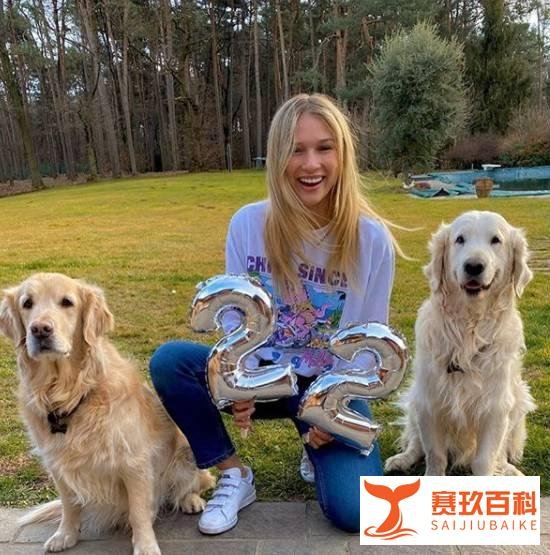 桑切斯恋情曝光！22岁金发模特女友天使面孔+魔鬼身材
