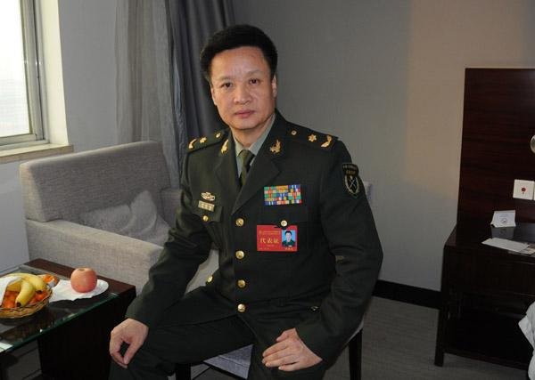 歌词里有【说句心里话,我也想家,家中的老妈妈,已是白发鬓鬓,】的歌名字叫什么