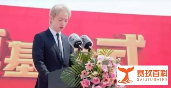 周扬青与罗昊约会，亲密相依，疑似恋情实锤？