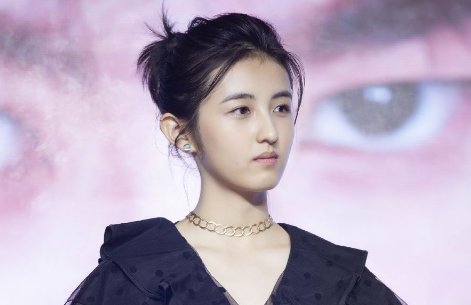网曝张子枫聊天记录低俗下流,内容不堪入目,究竟发生了什么?