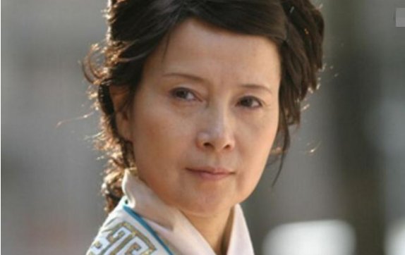 张伟欣有几次婚史？