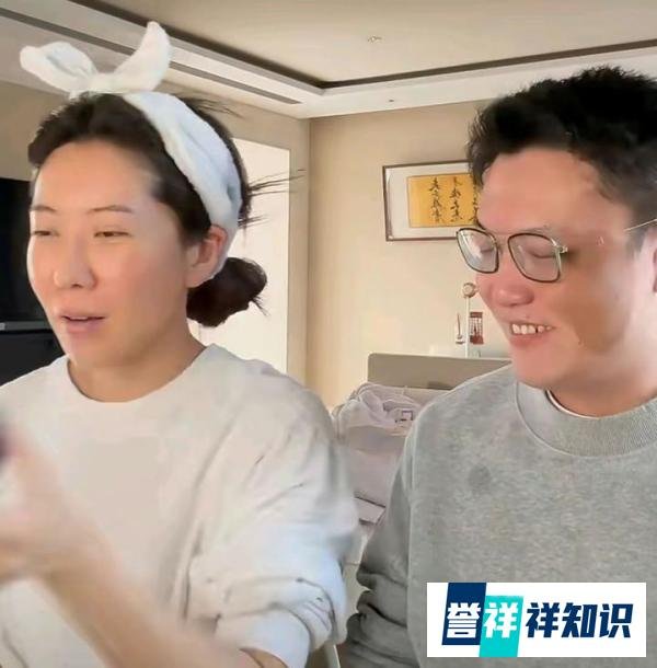王中军的儿子王夫也，脸上有大块胎记 ，帝师的好朋友！
