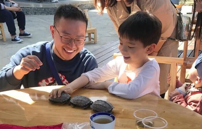 霍思燕的儿子嗯哼为什么管李晨叫爸爸？
