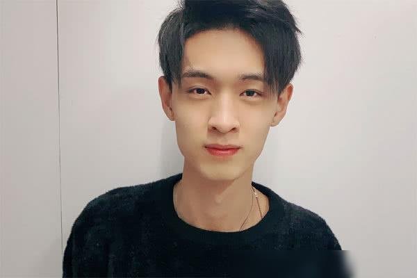 秦霄贤是如何在相声圈内火起来的?