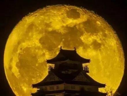 “超级蓝血月”，据悉，这一天象近152年来首次出现