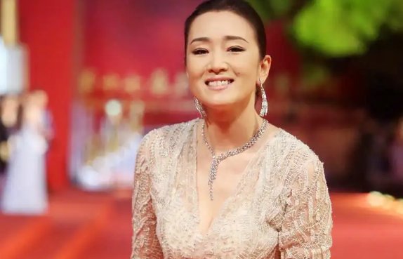 金马奖颁奖典礼上,巩俐受了李安什么屈辱,为何拒绝颁奖?