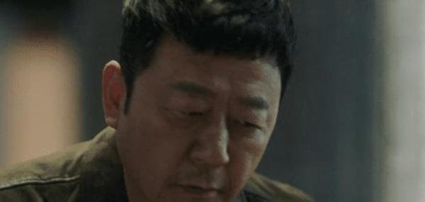 如何看待《摩天大楼》的剧本模式?反转总在细节中