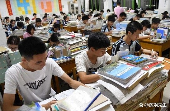 “考王”梁实称数学考题太难,你是如何评价今年数学题难度的?