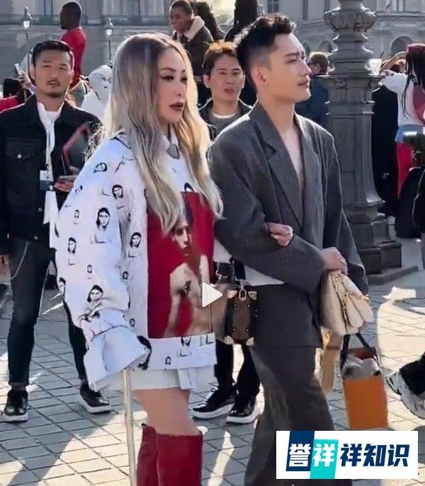 萧亚轩跛脚现身巴黎，再被质疑整容，脸僵、嘴歪、下巴很不自然