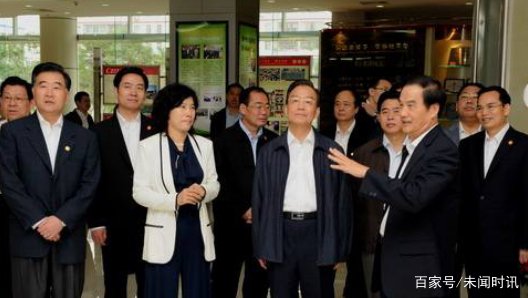 平平无奇董明珠?因为2个男人的出现,怎样成就了如今的铁娘子?