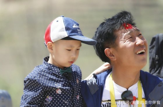 他在春晚彩排时收到儿子去世消息,无法见最后一面成他一生的痛,他是谁?