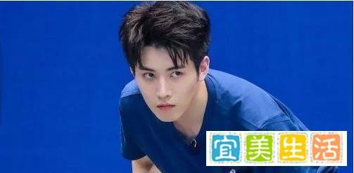 任豪“降智”言论引起争议，外网嘲笑声一片，发文道歉“我错了”