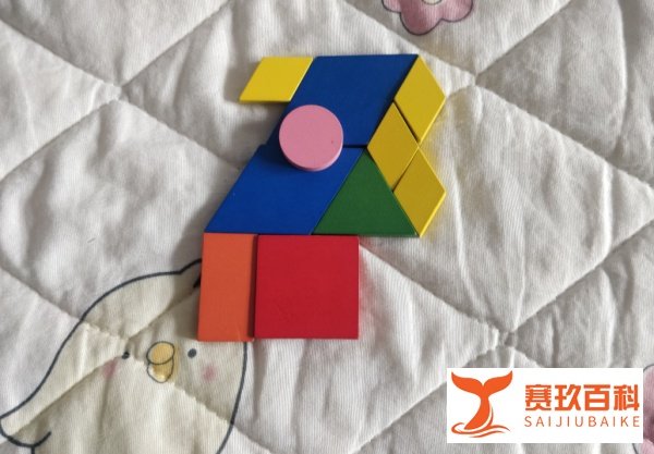 用几何形状怎么拼一只大蜥蜴？