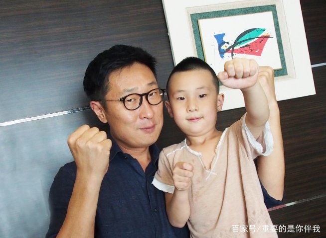 他在春晚彩排时收到儿子去世消息,无法见最后一面成他一生的痛,他是谁?