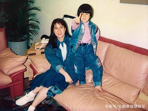 与成龙携手40年,林凤娇的隐忍,究竟为了什么?