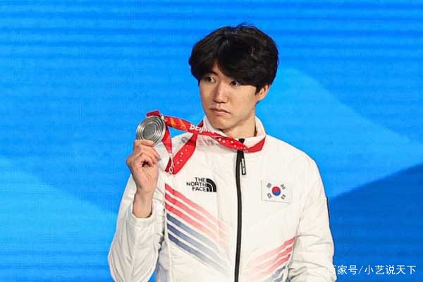 韩运动员谈擦领奖台引热议,他为何要这么做?