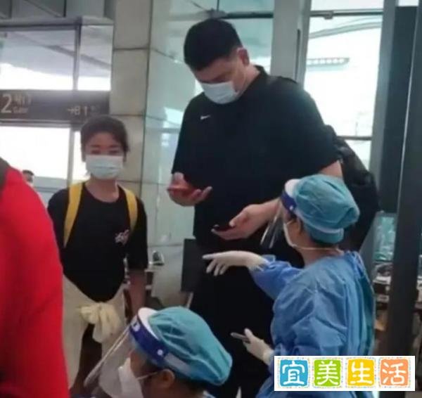 姚明女儿最新身高！12岁女儿身高1米9，国籍未改未来不考虑篮球
