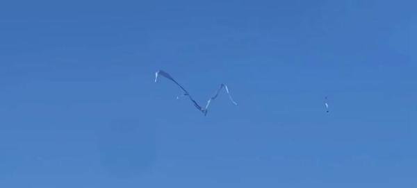 日本上空拍到像“龙”的神秘飞行物?可能只是塑料薄膜而已