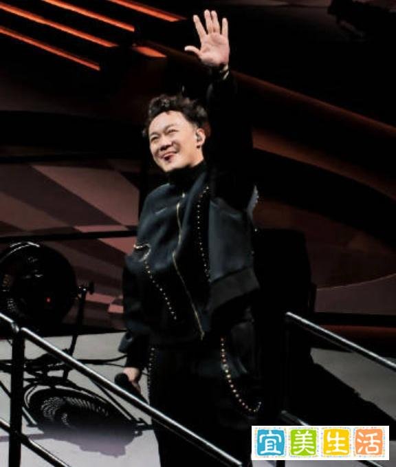 陈奕迅含泪致歉,杭州演唱会“延期成佳话”!