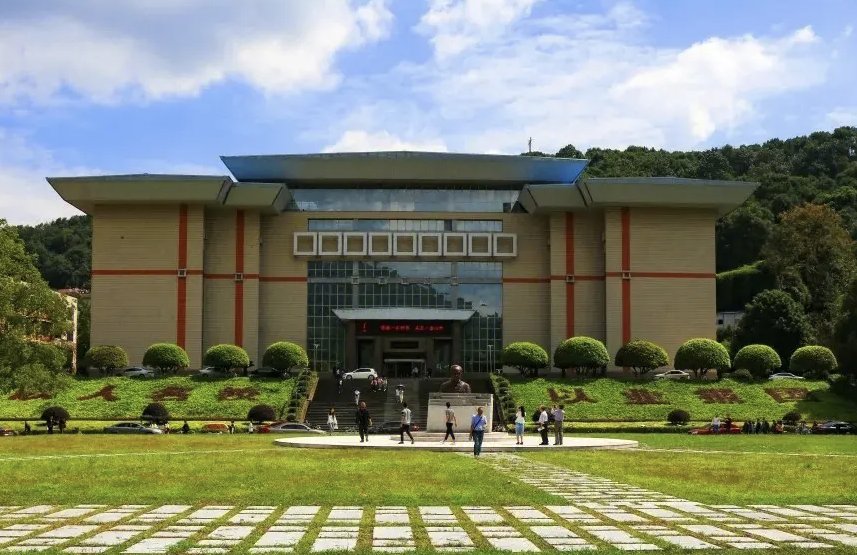 2023年吉首大学预科班分数线多少分？