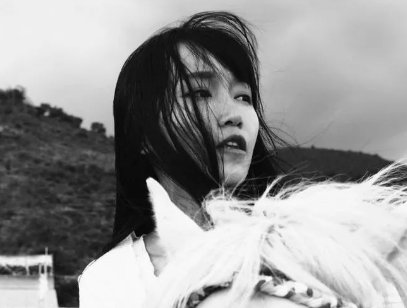 被“捧杀“的李子柒,停更已一年,她的现状到底有多惨?