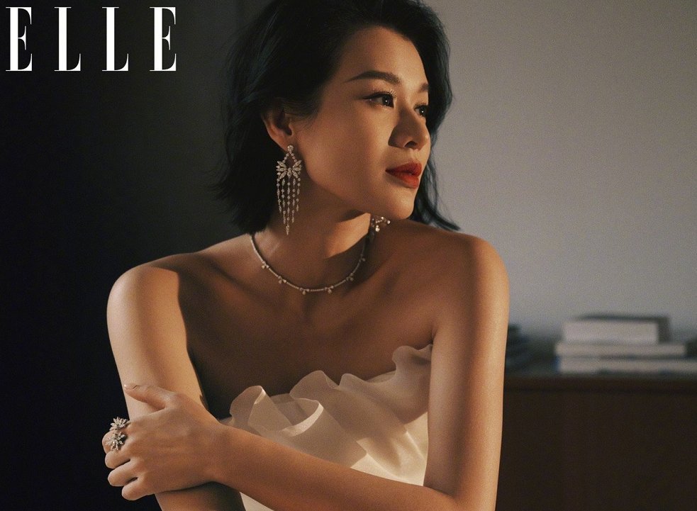 胡杏儿发长文挺老公，却因用词不恰当惹争议，网友们是否双标过头了？