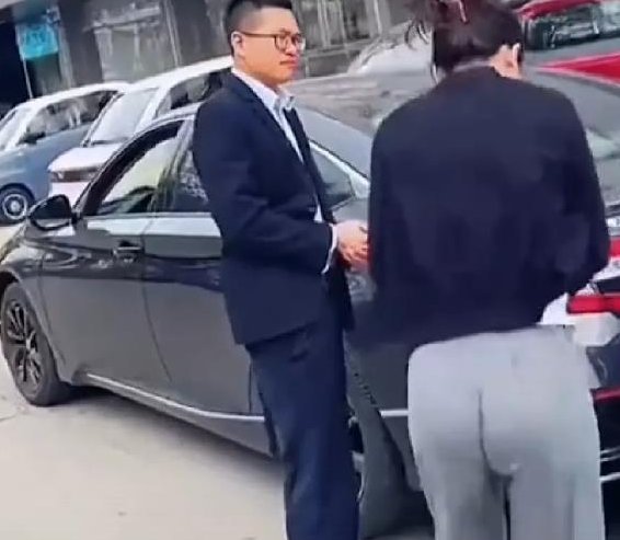 东莞一女子追尾后质问前车司机为何刹车,此事故会如何划分责任?