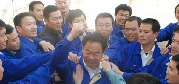 山东高密首富：21岁援疆，4万资本吞并国企，A股上市，市值201亿