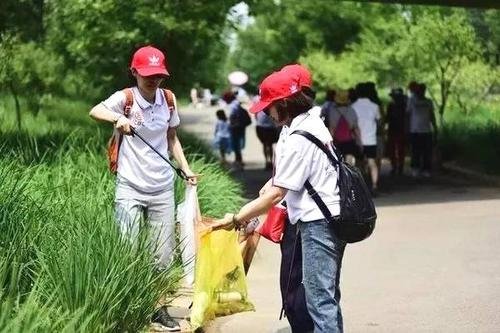 夫妻为捡垃圾卖掉唯一住房，对此你支持吗？