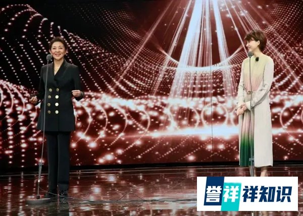 两代一姐罕见同台，董卿一番话，倪萍瞬间泪奔……