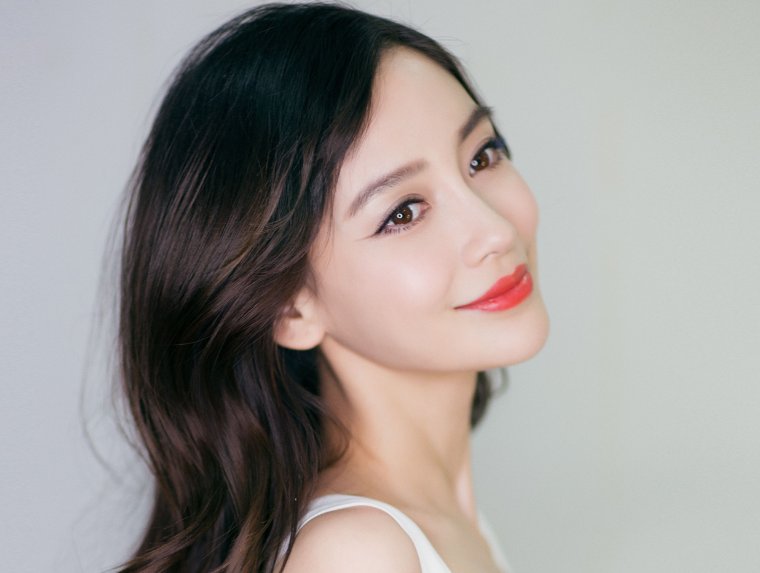 杨颖被曝想带资演战狼3遭吴京拒绝,娱乐圈和富人圈都在抛弃她,怎么回事?