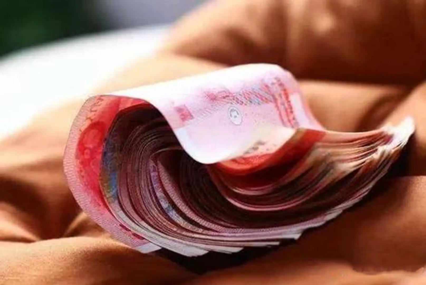 咸宁一小偷得知失主是癌症患者改口认罪,会因此减轻对他的处罚吗?
