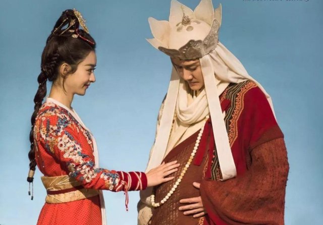 郭碧婷和冯绍峰曾夜宿3日,赵丽颖成替罪羊,向太沦为工具人了吗?