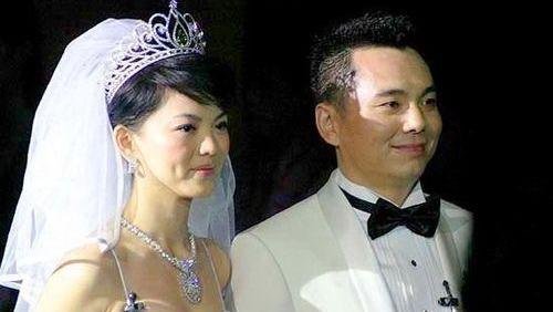 “接棒”刘銮雄?伤透秦海璐,闪婚李湘,富商李厚霖为何入佛门?