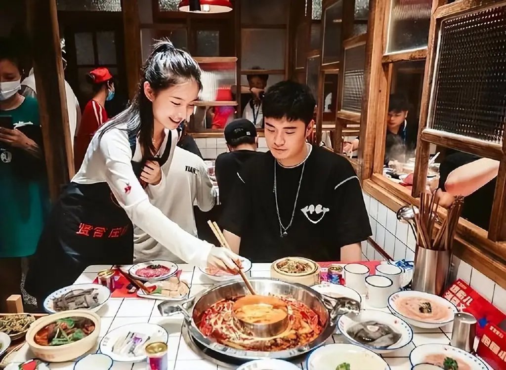 陈赫发长文说明贤合庄事件,网友对他发布的长文是如何评价的?