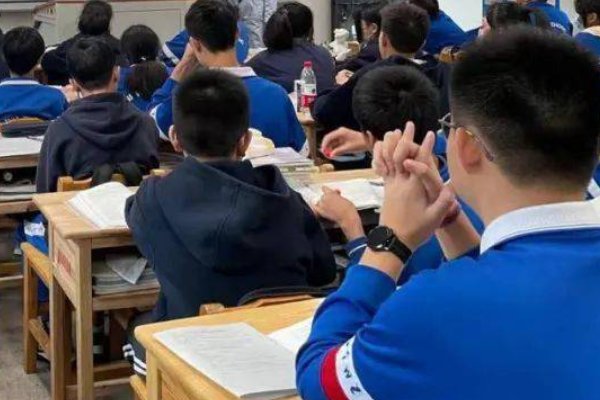 千岁鹤归的意思