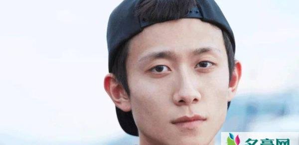 张一山现任女朋友齐溪 张一山齐溪吻戏超逼真难道假戏真做了吗