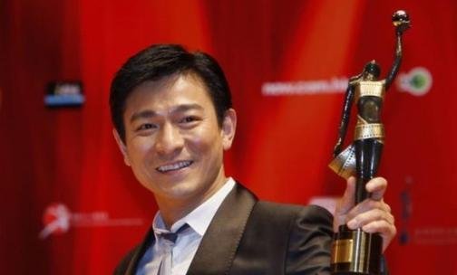30年只唱红3首歌，不配当评委，刘德华越老越敢说