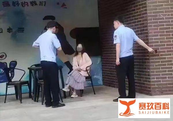 男生因一句猫拉屎很臭，就被女生扣饭