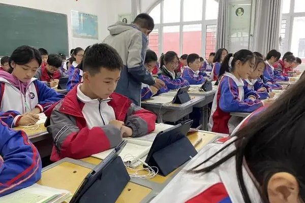 出糗怎么读