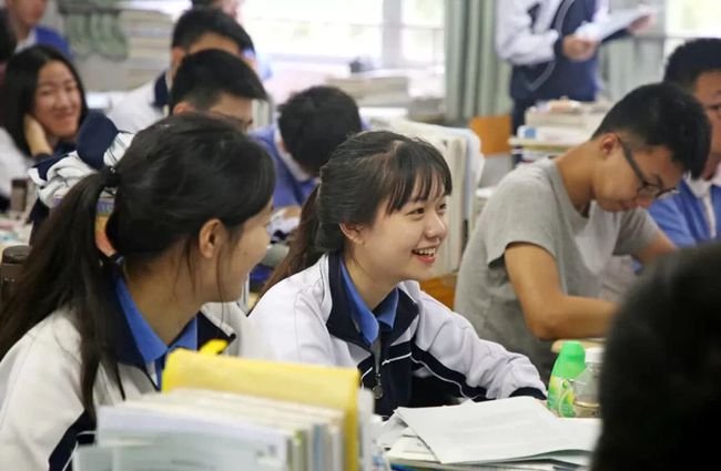 中学班主任私招借读生收费超百万,班主任这种做法合理吗?